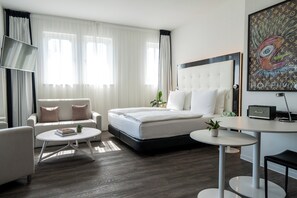 The Innside Premium Room - Xtra Space | Premium bedding, free minibar, in-room safe, desk - INNSiDE by Meliá Leipzig (Leipzig)