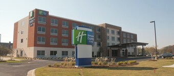 Holiday Inn Express & Suites Decatur by IHG