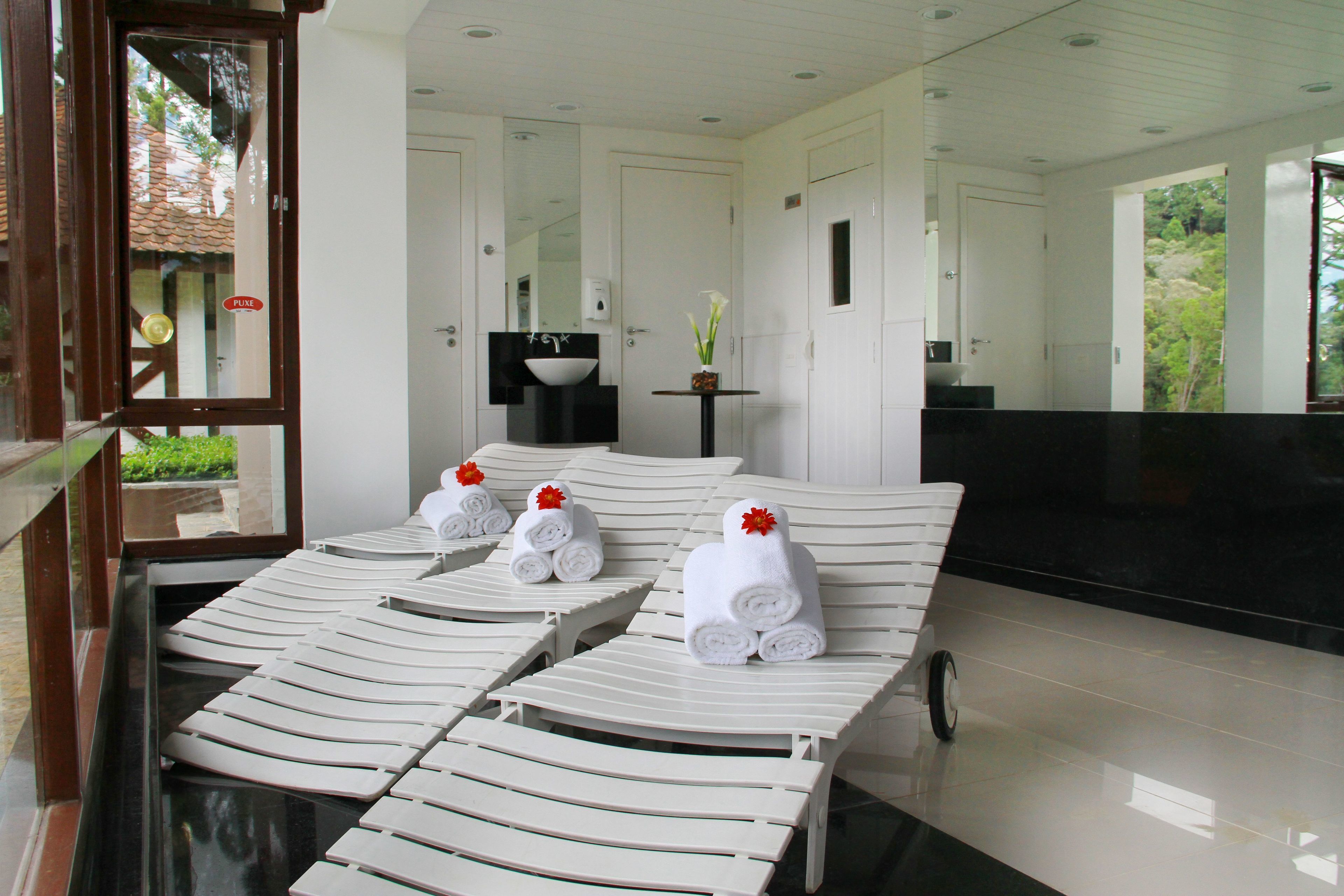 Couples treatment rooms, body scrubs