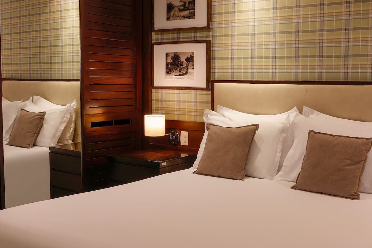 standard room | minibar, in-room safe, desk, blackout curtains