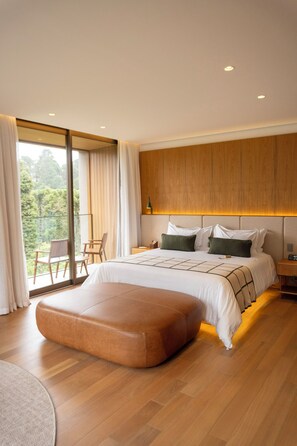 Suite Parque | Minibar, safe på rommet, blendingsgardiner og wi-fi (inkludert)