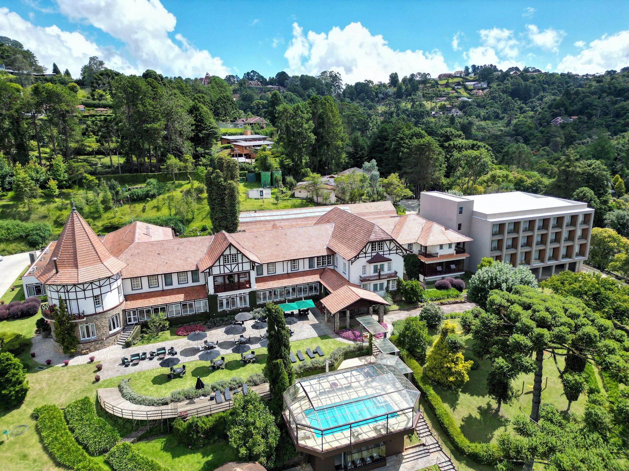 Vista frontal de la propiedad