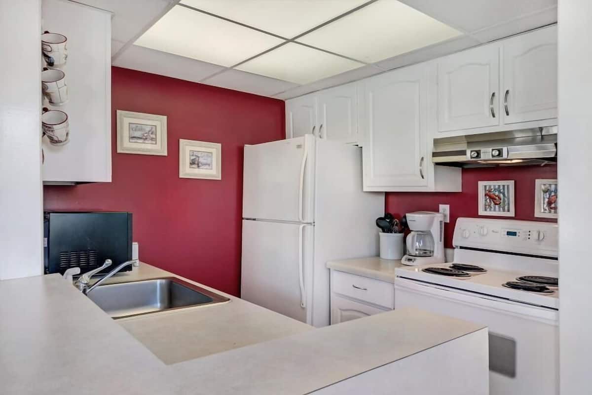 Condo, 1 Bedroom (Love Me Tender SPC 1037) | Private kitchen