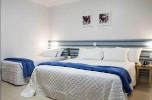 Een minibar, een kluis op de kamer, individueel gedecoreerd