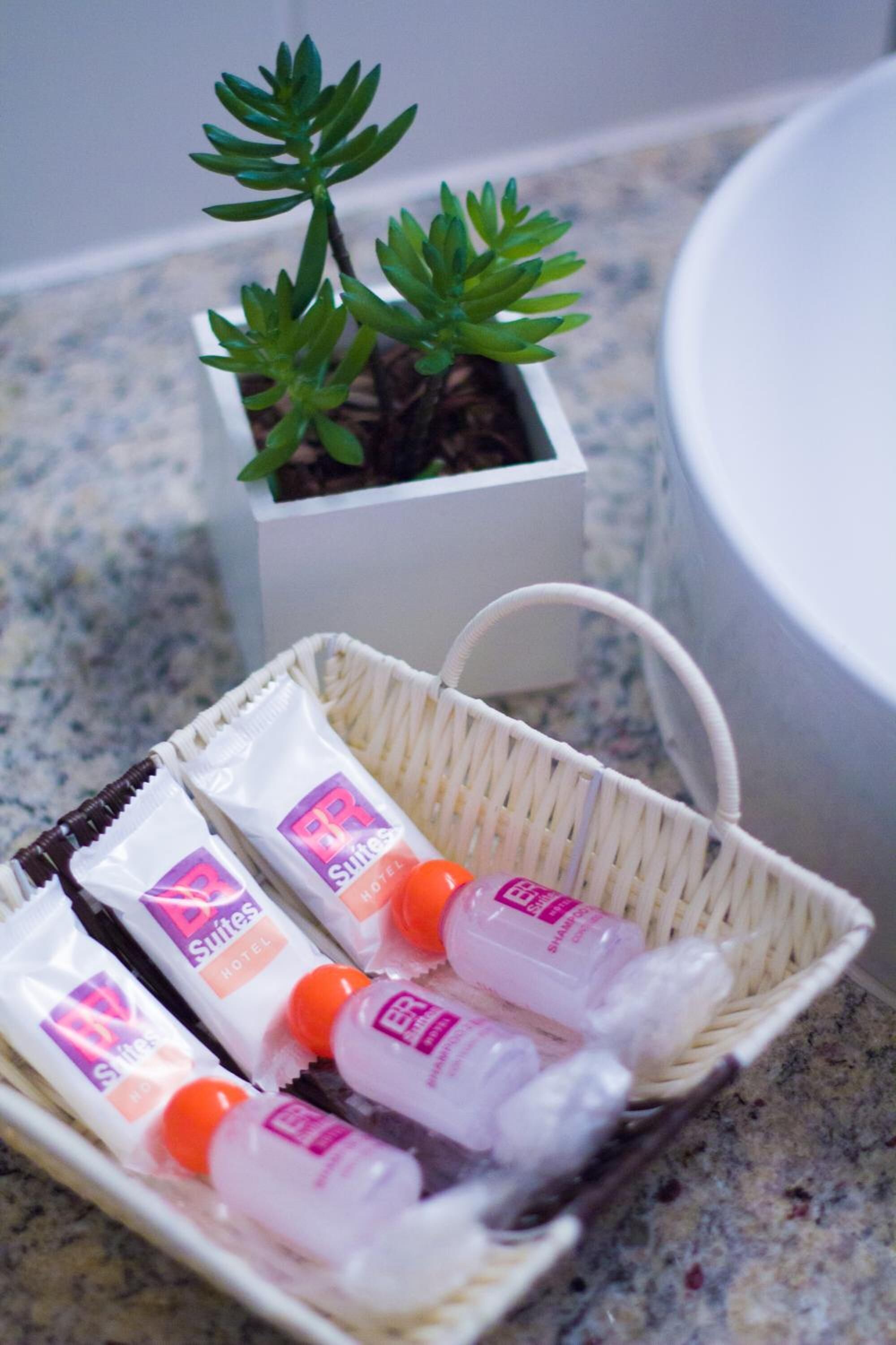 shower, free toiletries, towels