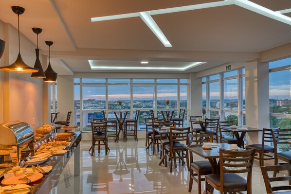 Desayuno buffet incluido todos los días