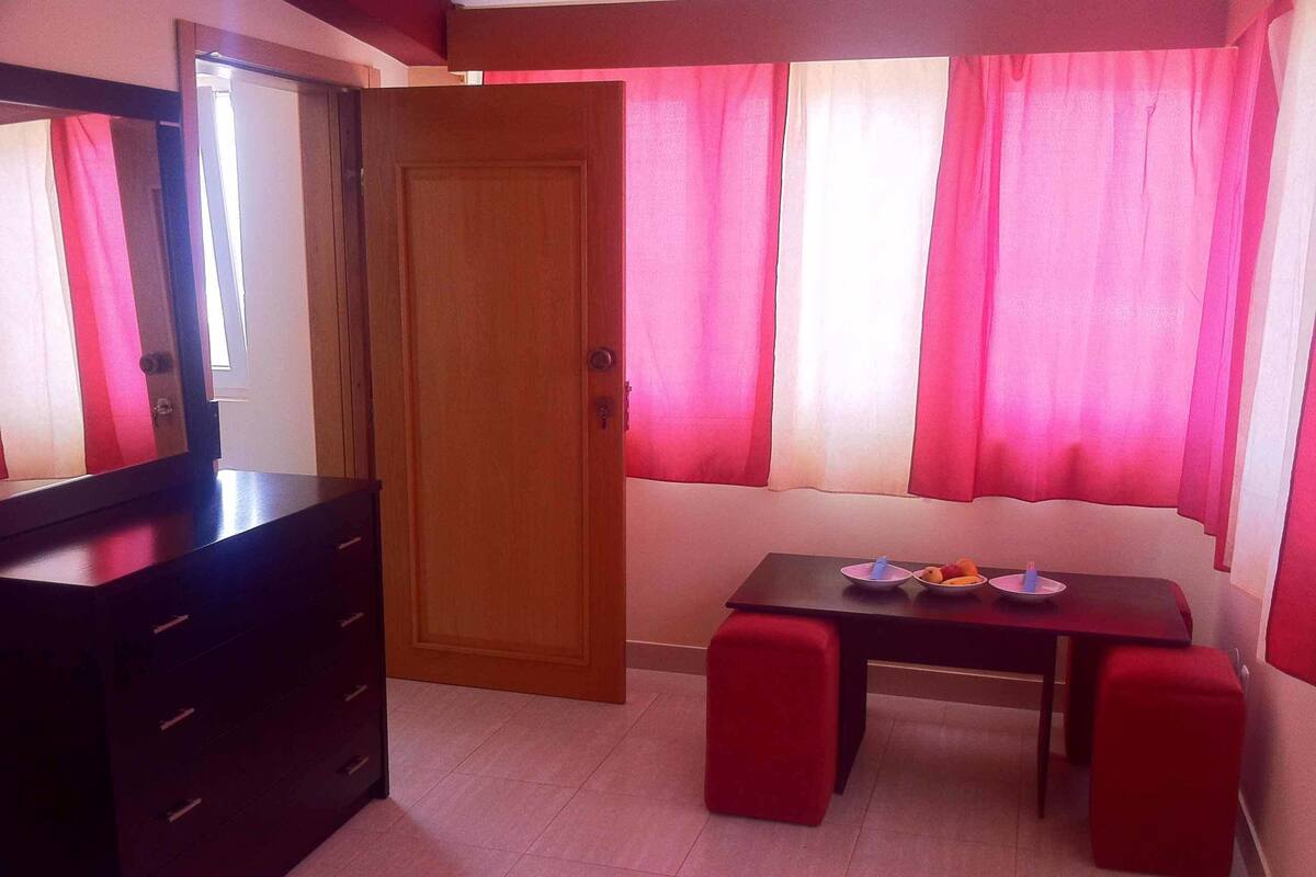 Family Room | Room amenity