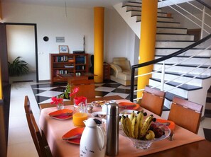 Free daily continental breakfast