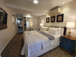 Deluxe Double or Twin Room | Premium bedding, minibar, WiFi (free), bed sheets