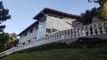 Bagian depan properti