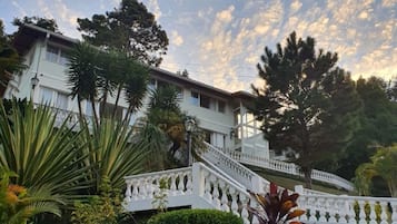 Bagian depan properti