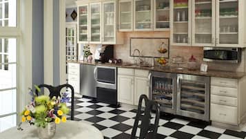 Fridge, microwave, coffee/tea maker