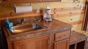Private kitchenette - KOA St. Augustine Beach Campground (St. Augustine)