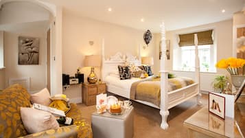 Luxury Suite (Honey) | Premium bedding, individually furnished, desk, soundproofing