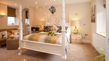 Luxury-Suite (Honey) | Hochwertige Bettwaren, individuell eingerichtet, Schreibtisch