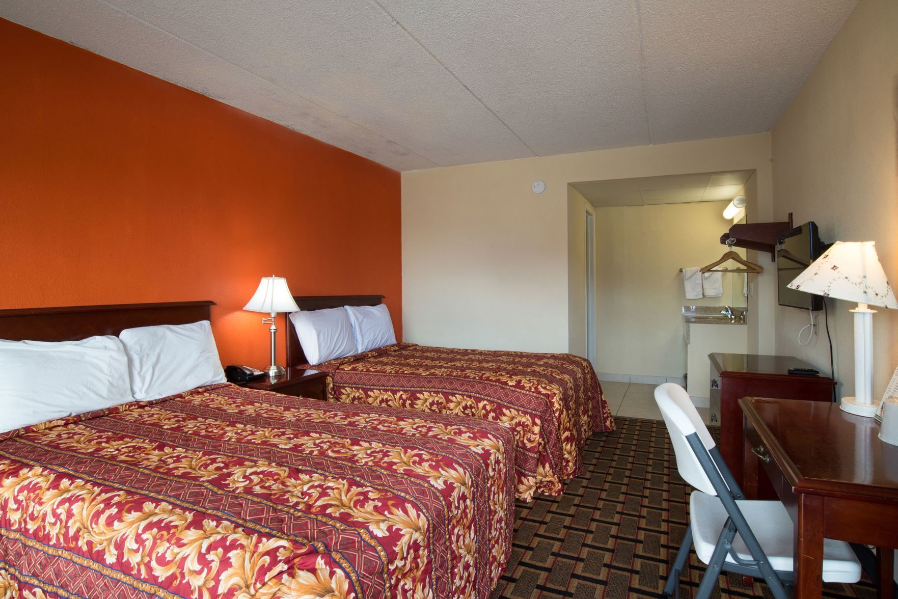 Desk, free WiFi, bed sheets