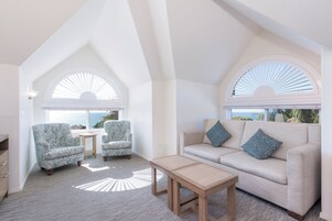 Condo, 2 Bedrooms, Non Smoking, Kitchenette | Living area | Flat-screen TV, DVD player