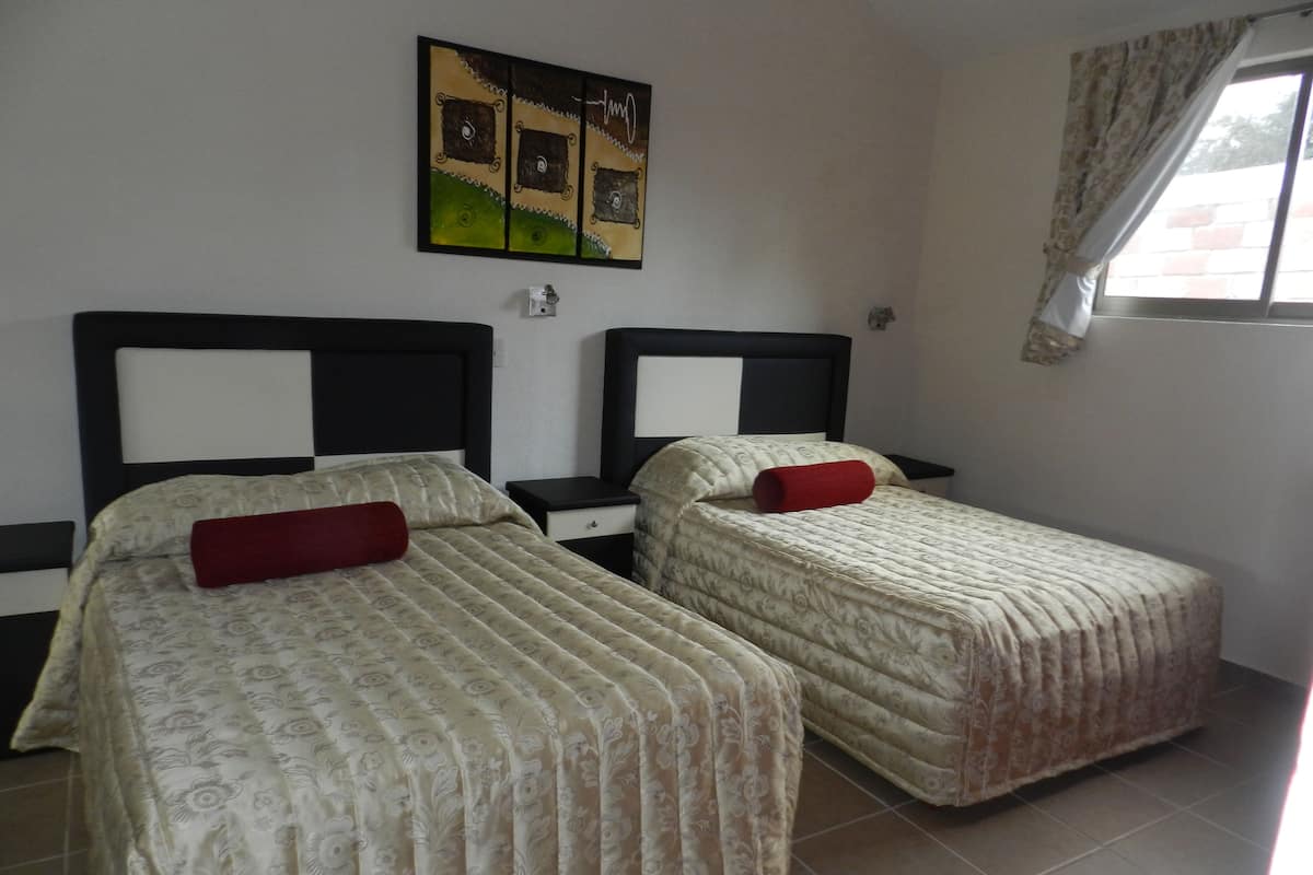 Down duvets, free WiFi, bed sheets