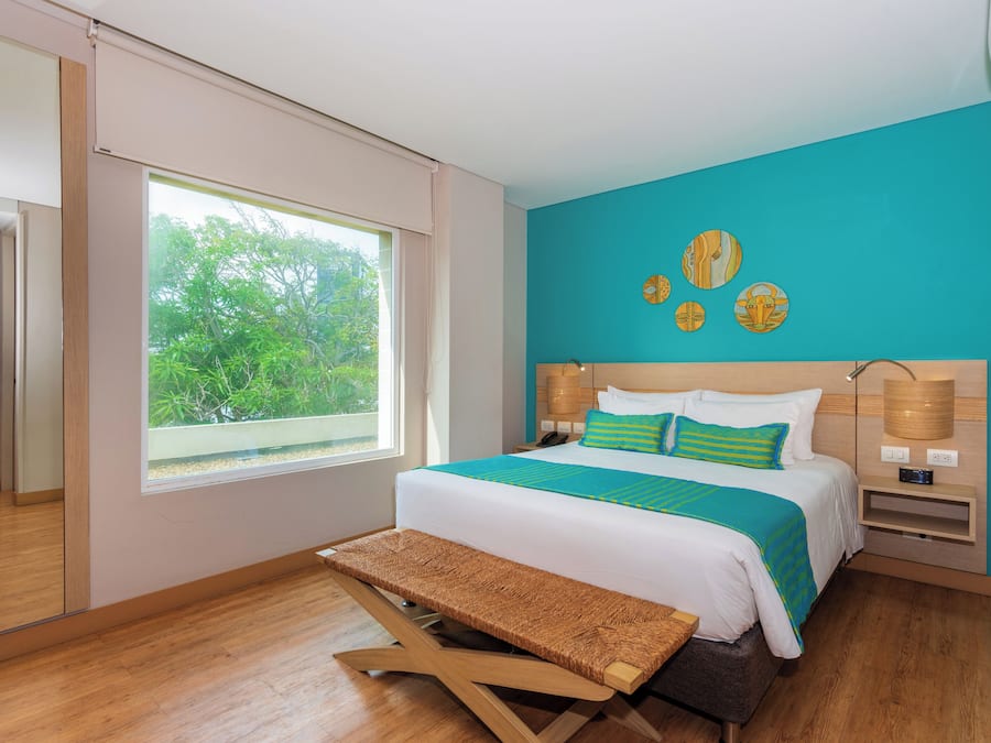 Habitación estándar | Ropa de cama de alta calidad, caja fuerte, escritorio