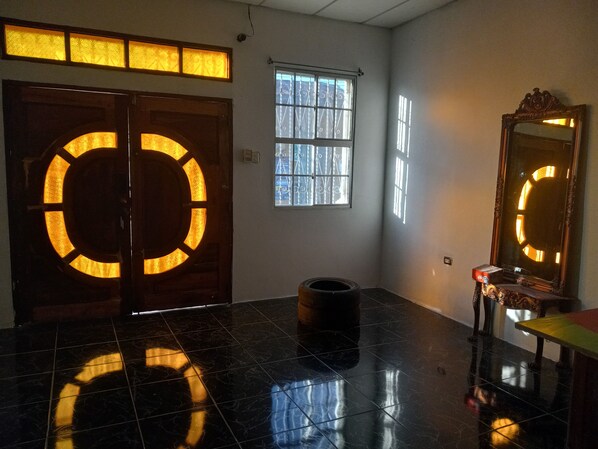 Living area - New Century Hostel (Granada)