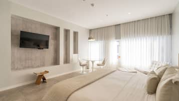 Kahden hengen deluxe-huone (yksi tai kaksi sänkyä) (Gold) | Ylelliset vuodevaatteet, untuvapeitot, memory foam -patjalliset sängyt