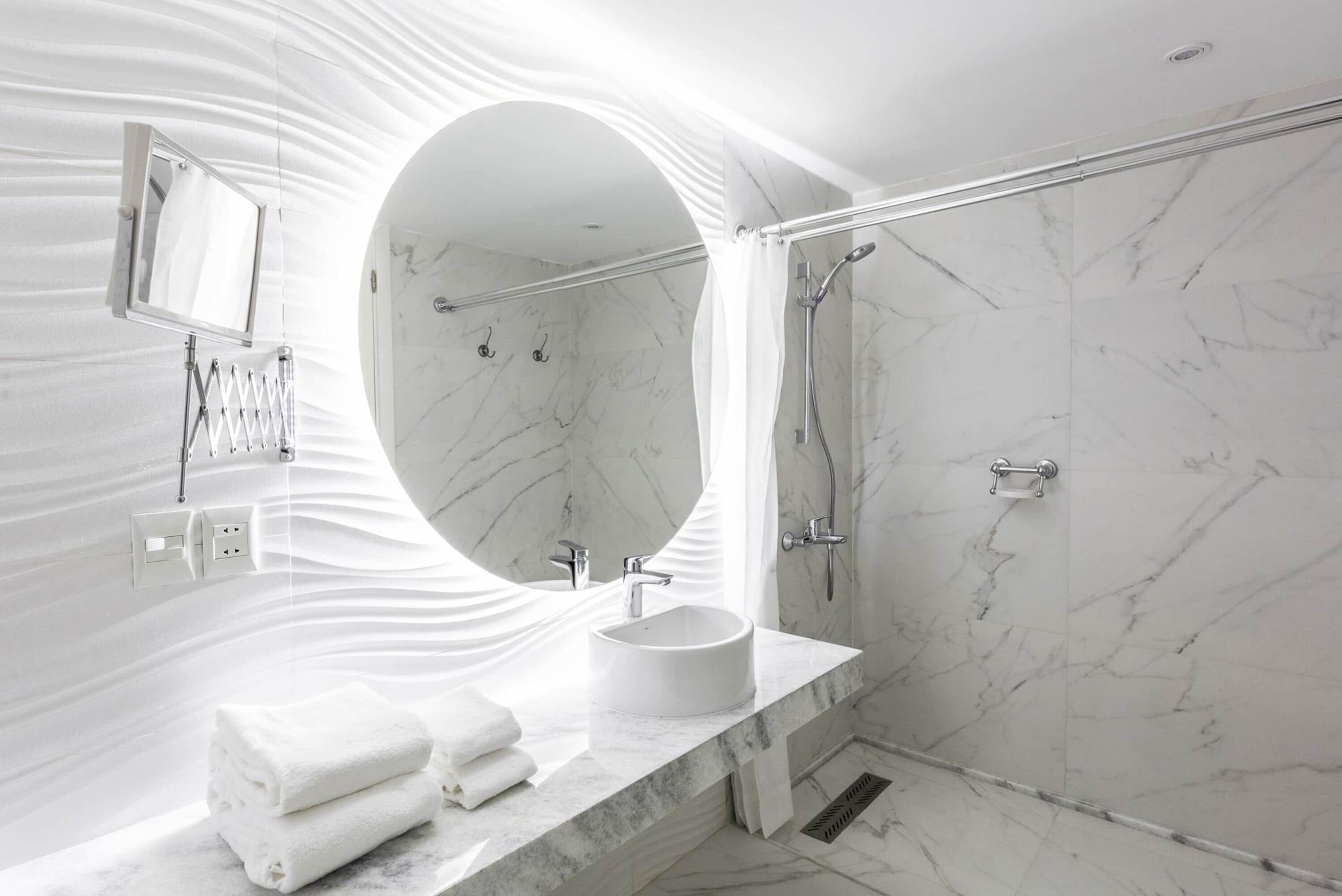 comfort double or twin room (silver) | bathroom | shower, free toiletries, hair dryer, towels