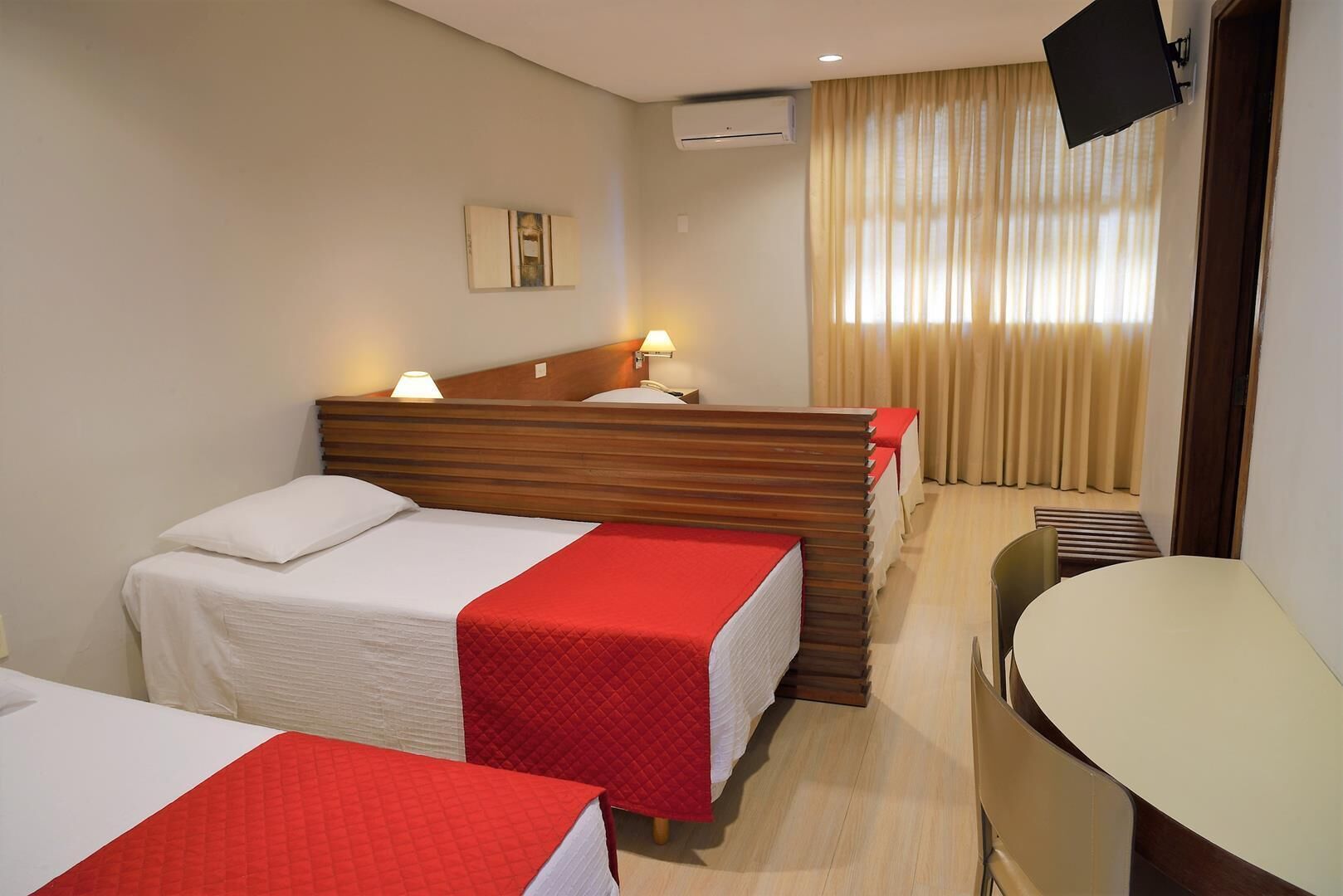 quadruple room | 1 bedroom, minibar, free wifi, bed sheets