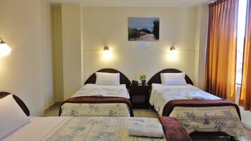Triple Room | 1 bedroom, down duvets, desk, free WiFi
