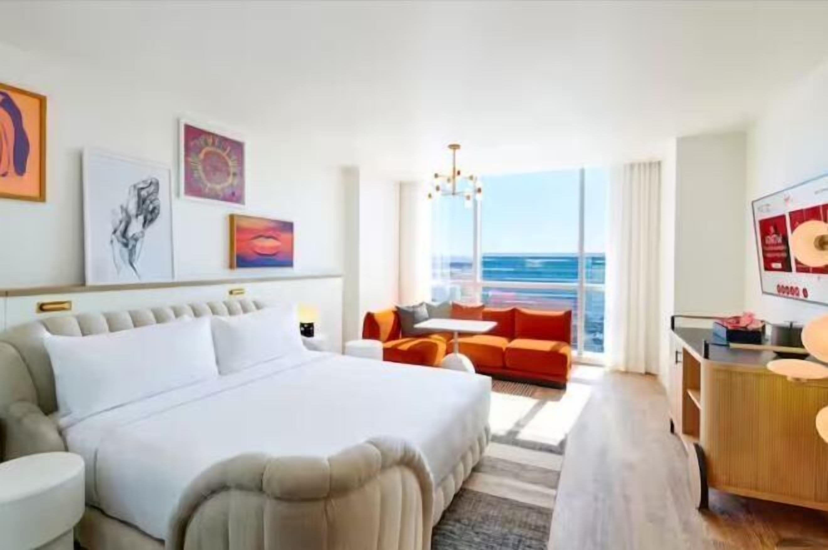 Een strijkplank/strijkijzer, gratis wifi, beddengoed