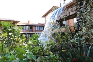 View from property - La Capilla Hotel Boutique (Valle de Bravo)
