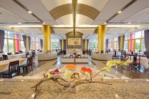 每日供應吃到飽早餐 (每人 TWD528)