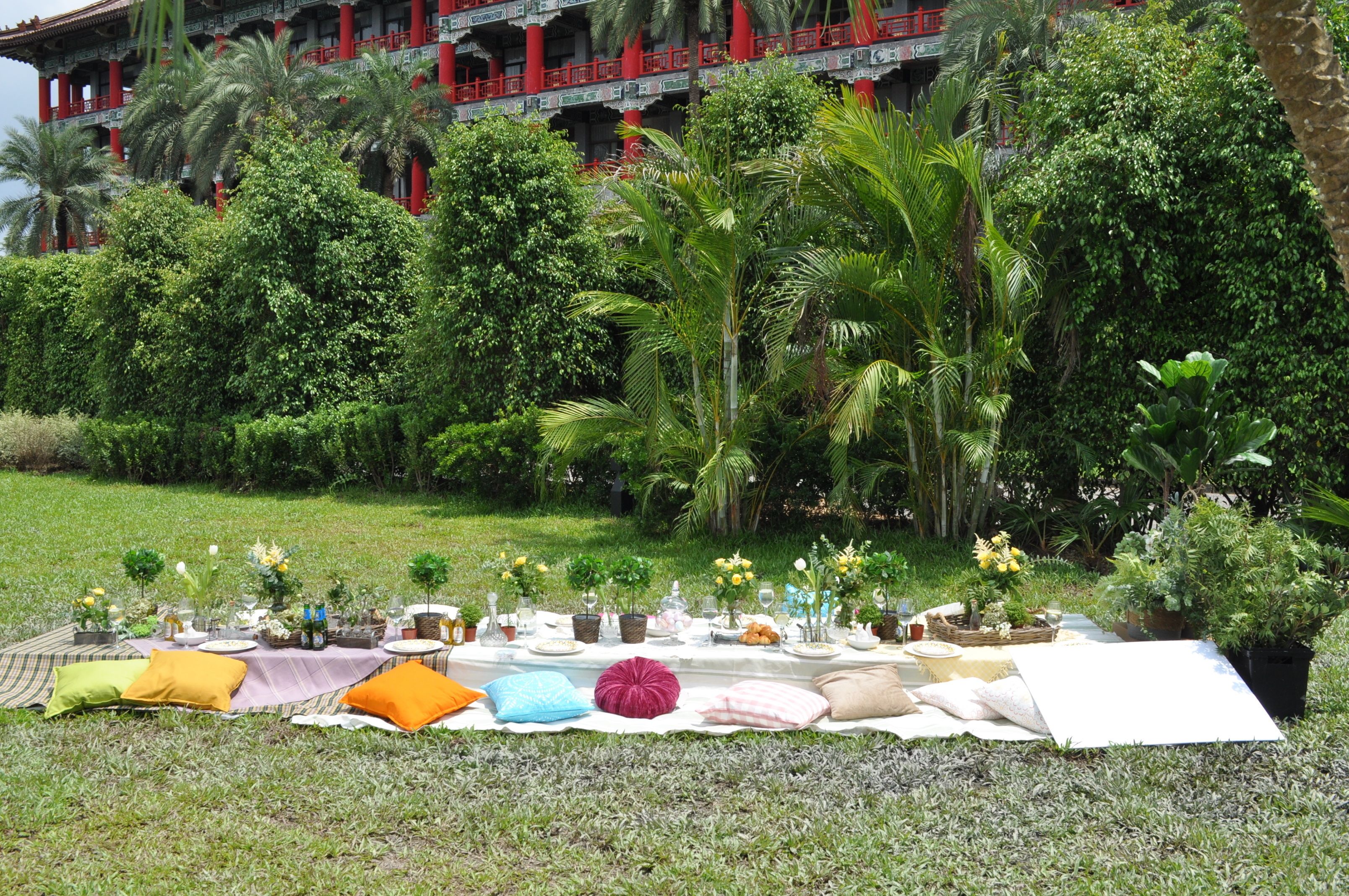 outdoor banquet area