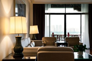 Deluxe Suite, City View - The Grand Hotel Kaohsiung (Kaohsiung)