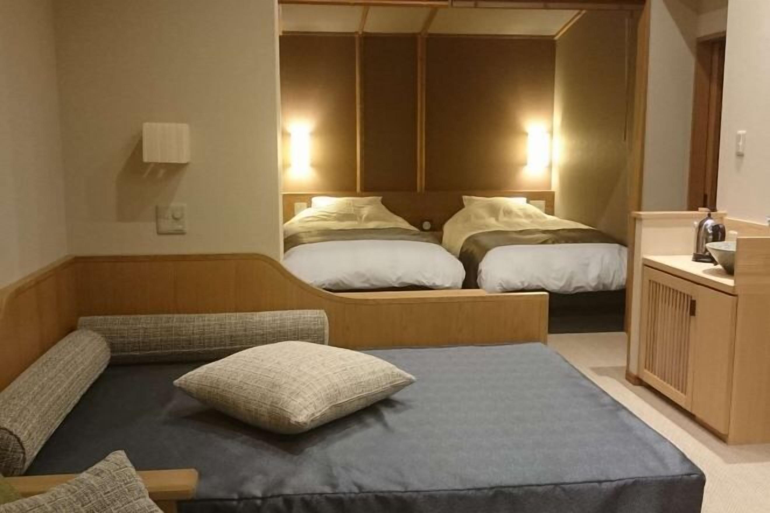 Ylelliset vuodevaatteet, työpöytä, ilmainen Wi-Fi, vuodevaatteet