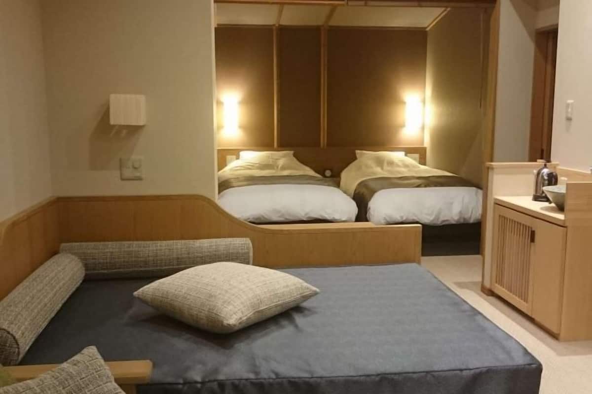 Premium bedding, desk, free WiFi, bed sheets