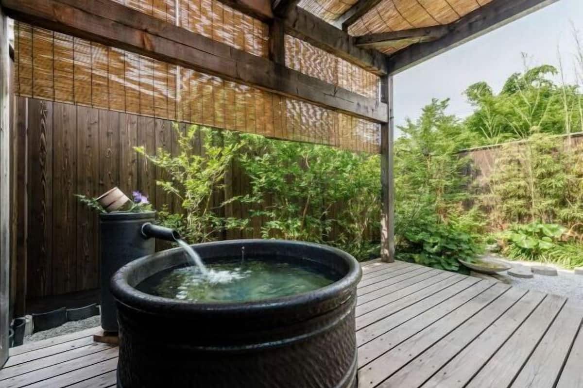 Baignoire à remous extérieure