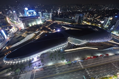 Panoramic Family Room | Exterior