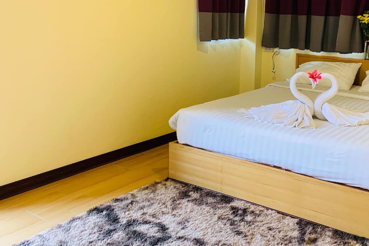 In-room safe, desk, rollaway beds, free WiFi