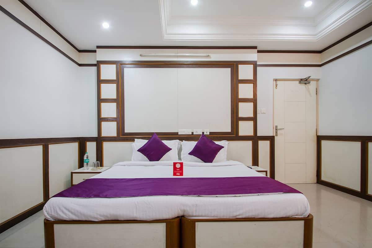 Deluxe Double or Twin Room | Bed sheets