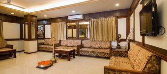 OYO Flagship 983 Hotel Surya Residency