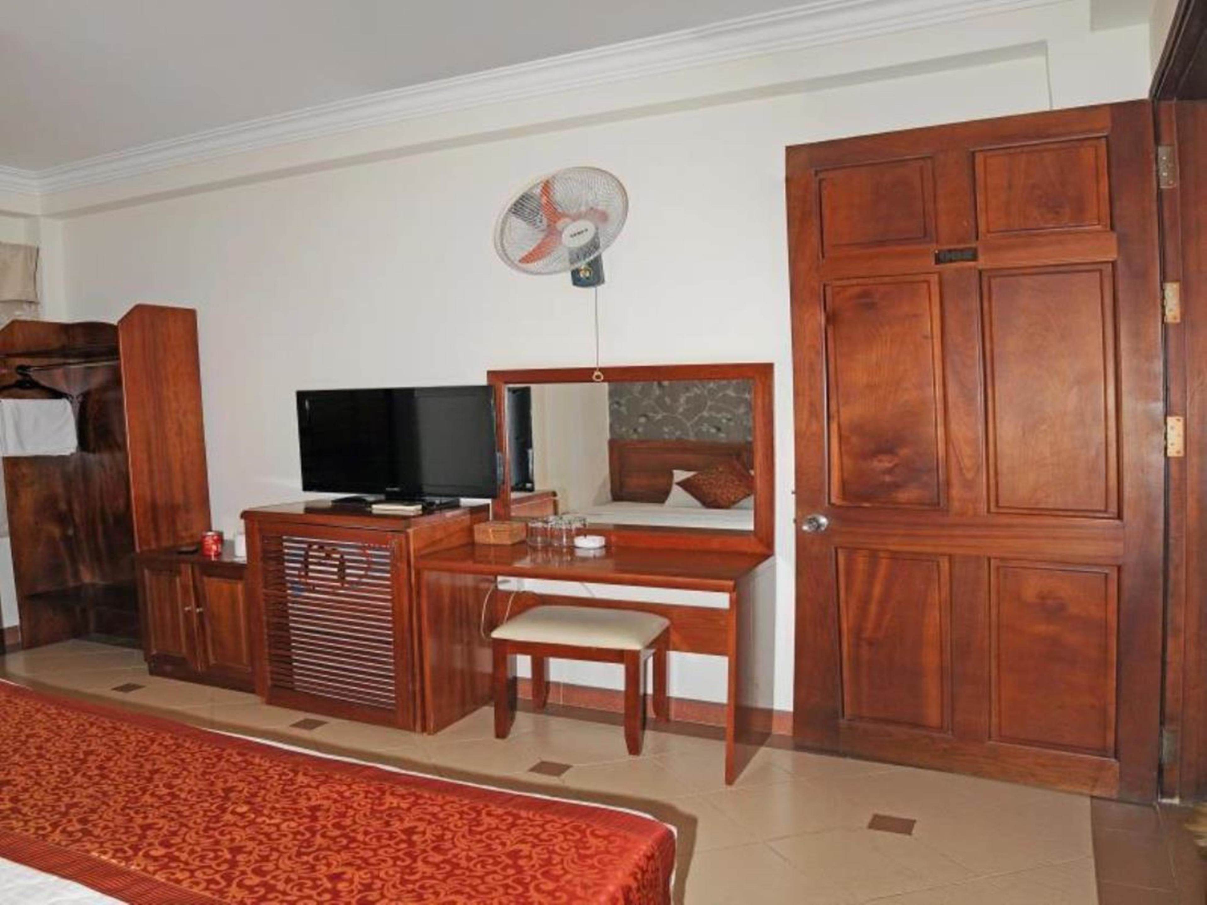 in-room safe, desk, rollaway beds, free wifi