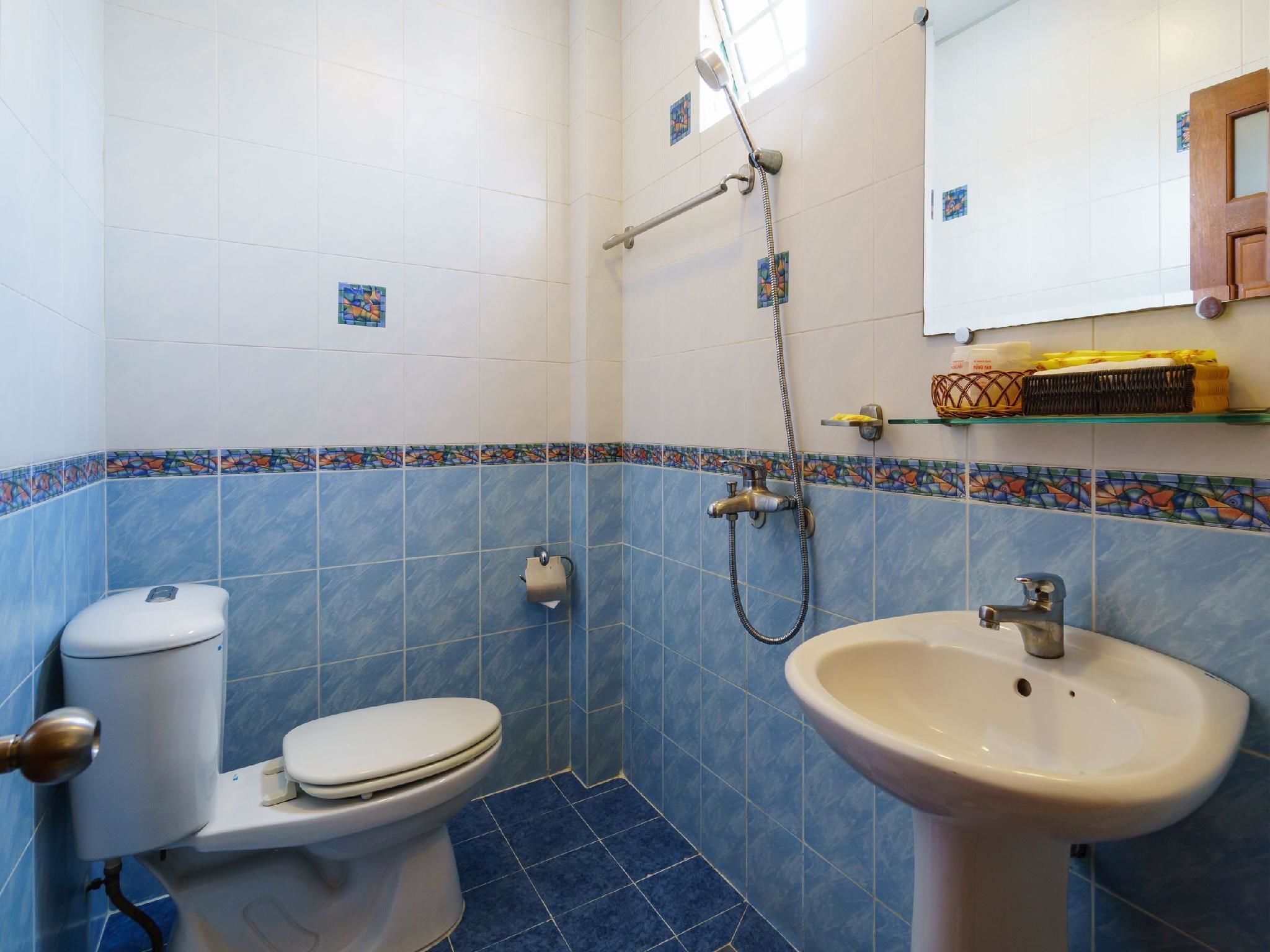 superior triple room | bathroom | shower, free toiletries, hair dryer, slippers