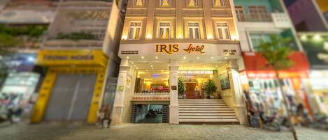 Façade de lâhĂ©bergement - soirĂ©e/nuit