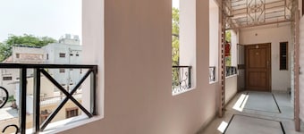 OYO 1074 Apartment Banjara Hills