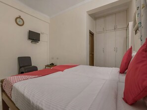 Standard Double or Twin Room, 1 Double Bed, Private Bathroom | In-room safe, desk, free WiFi - OYO 1074 Apartment Banjara Hills (Hyderabad)
