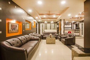 Lobby - OYO Rooms Banjara Hills Road No 1 (Hyderabad)
