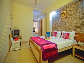 Standard Double or Twin Room, 1 Double Bed, Private Bathroom | Desk, free WiFi