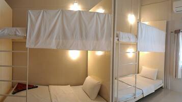 1 Bed in 14 Beds Mixed Dorm | Cofres nos quartos, Wi-Fi de cortesia
