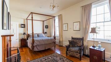 Apartemen Mewah, 2 kamar tidur, kamar terhubung, lantai dasar | 2 kamar tidur, seprai premium, meja kerja, dan setrika/meja setrika