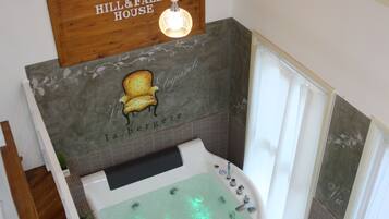 Indoor spa tub